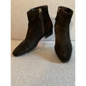 Aquatalia woman’s suede leather ankle boot size 6 black suede zip side sm heal